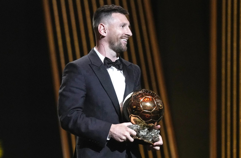 Лионел Месси найм дахь удаа Ballon d’Or шагналыг хүртлээ